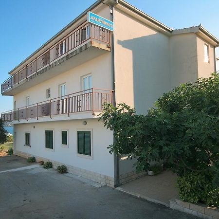 Apartments Daniela Traù Esterno foto