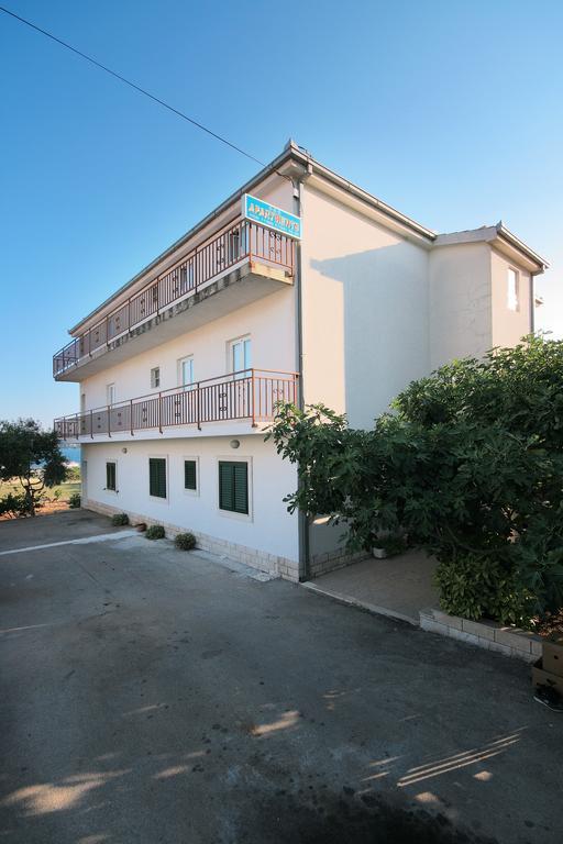 Apartments Daniela Traù Esterno foto